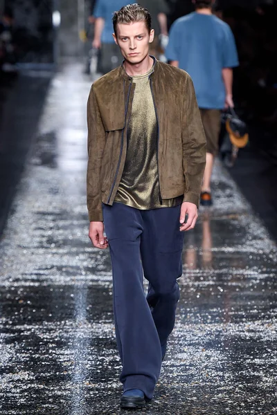 Look 5